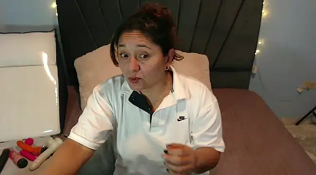 AngelRouss online show from February 1, 4:24 am