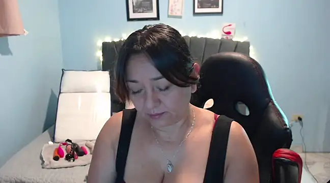 AngelRouss online show from February 4, 10:10 am