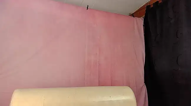 Snapshot of kattyandericc chatting on January 16, 5:12 pm kattyandericc online show from January 16, 5:12 pm