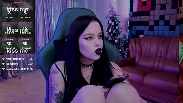 Snapshot of alexx_succubus chatting on December 20, 10:38 am alexx succubus online show from December 20, 10:38 am
