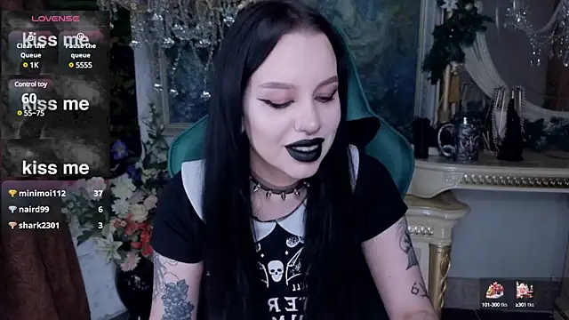 Snapshot of alexx_succubus chatting on January 13, 3:47 pm alexx succubus online show from January 13, 3:47 pm