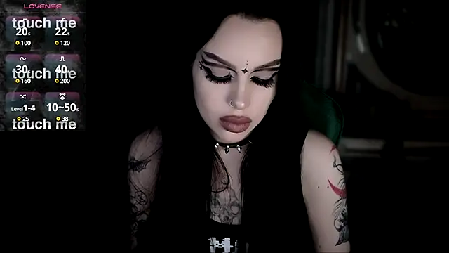 Snapshot of alexx_succubus chatting on March 22, 8:26 pm alexx succubus online show from March 22, 8:26 pm