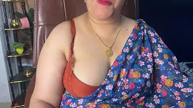 Snapshot of FlatVincy4 chatting on April 29, 4:55 pm FlatVincy4 online show from April 29, 4:55 pm