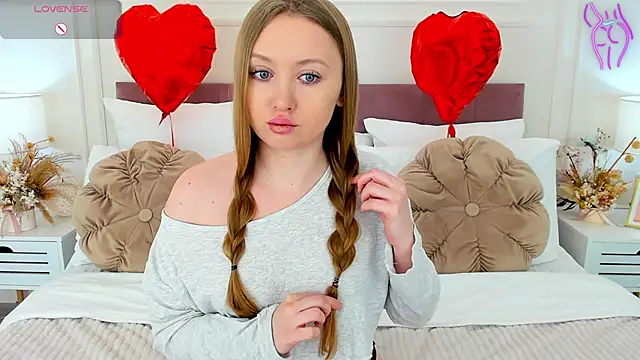 ChloeSug online show from February 17, 8:15 pm