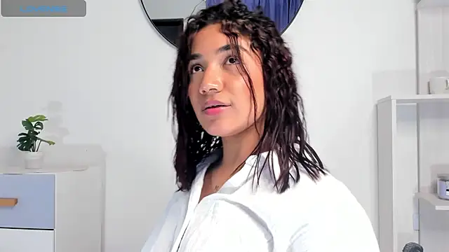 martina roldam online show from December 28, 4:51 am