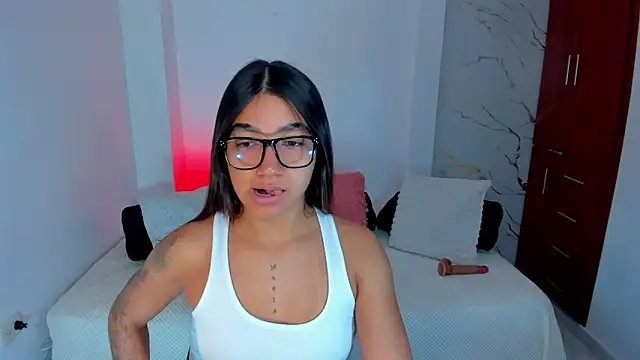 martina roldam online show from April 20, 3:09 am