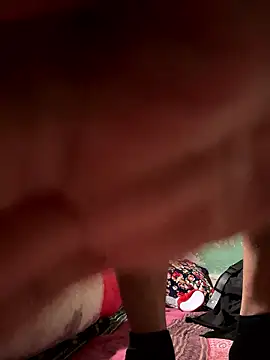 Snapshot of GildanK18 chatting on January 14, 9:37 am GildanK18 online show from January 14, 9:37 am