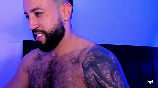 Snapshot of BradLeon_ chatting on March 22, 12:49 am BradLeon online show from March 22, 12:49 am