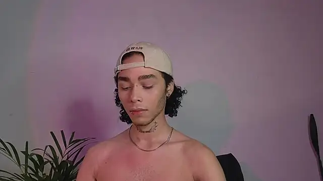 Snapshot of seven7xis chatting on December 25, 8:07 am seven7xis online show from December 25, 8:07 am