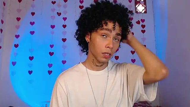 Snapshot of seven7xis chatting on February 11, 8:31 pm seven7xis online show from February 11, 8:31 pm