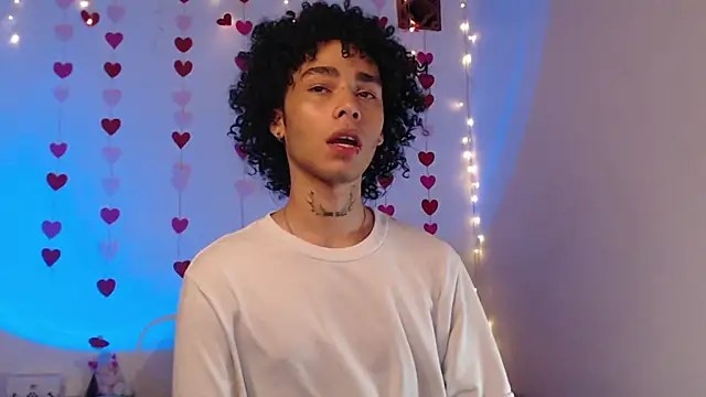 Snapshot of seven7xis chatting on February 12, 4:23 am seven7xis online show from February 12, 4:23 am