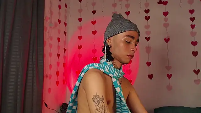 Snapshot of seven7xis chatting on February 18, 4:58 am seven7xis online show from February 18, 4:58 am