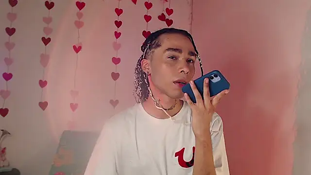 Snapshot of seven7xis chatting on February 22, 5:02 am seven7xis online show from February 22, 5:02 am