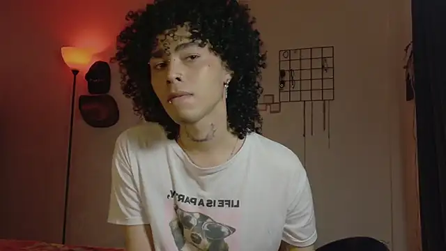 Snapshot of seven7xis chatting on February 21, 2:01 am seven7xis online show from February 21, 2:01 am