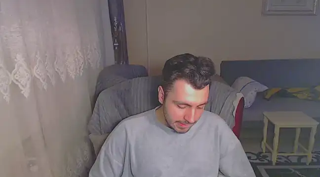 Snapshot of handsomeee04 chatting on February 1, 1:55 am handsomeee04 online show from February 1, 1:55 am