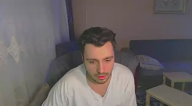 Snapshot of handsomeee04 chatting on February 2, 3:39 pm handsomeee04 online show from February 2, 3:39 pm
