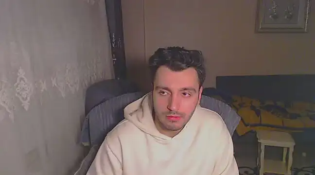 Snapshot of handsomeee04 chatting on February 7, 12:20 am handsomeee04 online show from February 7, 12:20 am