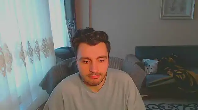 Snapshot of handsomeee04 chatting on February 14, 5:30 am handsomeee04 online show from February 14, 5:30 am