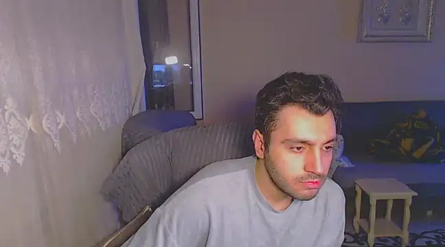 Snapshot of handsomeee04 chatting on February 16, 4:31 am handsomeee04 online show from February 16, 4:31 am