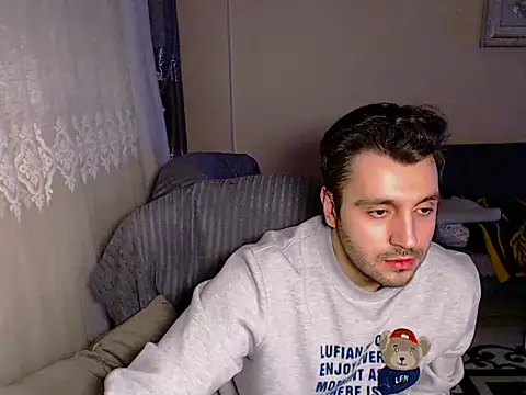 Snapshot of handsomeee04 chatting on February 22, 3:56 am handsomeee04 online show from February 22, 3:56 am