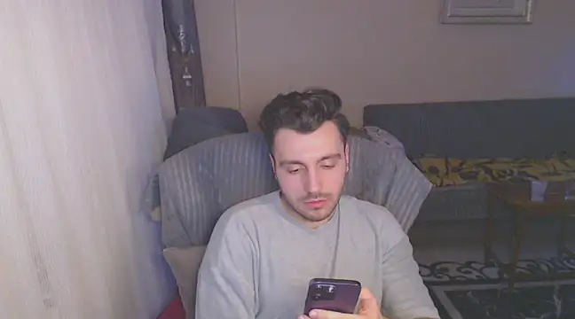 Snapshot of handsomeee04 chatting on March 15, 3:51 am handsomeee04 online show from March 15, 3:51 am