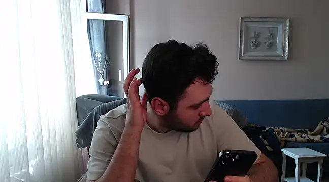 Snapshot of handsomeee04 chatting on March 16, 2:55 pm handsomeee04 online show from March 16, 2:55 pm