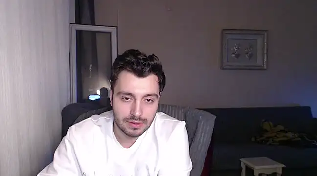 Snapshot of handsomeee04 chatting on March 20, 1:24 am handsomeee04 online show from March 20, 1:24 am