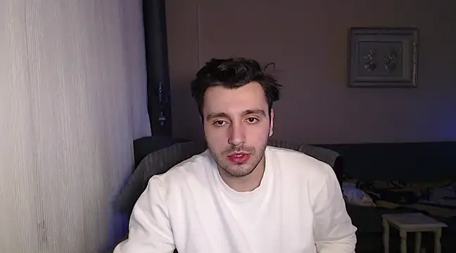 Snapshot of handsomeee04 chatting on March 23, 1:09 am handsomeee04 online show from March 23, 1:09 am