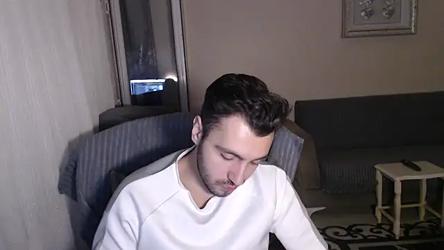 Snapshot of handsomeee04 chatting on October 4, 1:03 am handsomeee04 online show from October 4, 1:03 am