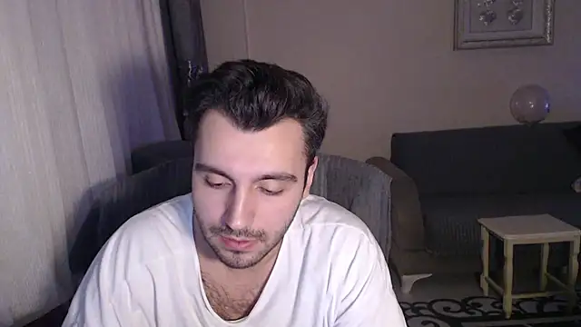 Snapshot of handsomeee04 chatting on October 9, 3:48 am handsomeee04 online show from October 9, 3:48 am