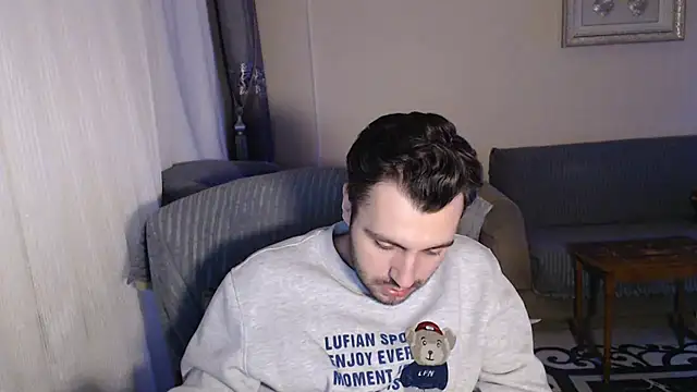 Snapshot of handsomeee04 chatting on October 13, 2:33 am handsomeee04 online show from October 13, 2:33 am