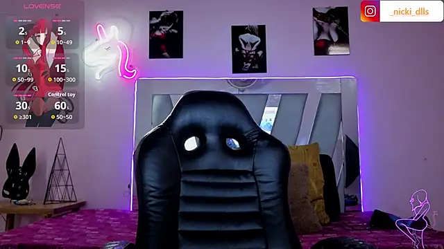 supradoll online show from October 22, 5:45 pm