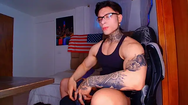 DennisWalkerr online show from June 10, 11:03 pm