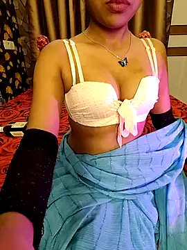 Little  Lia online show from February 23, 2:46 pm