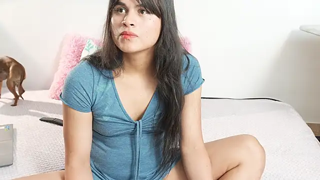 Mara-Bella online show from March 3, 6:03 pm