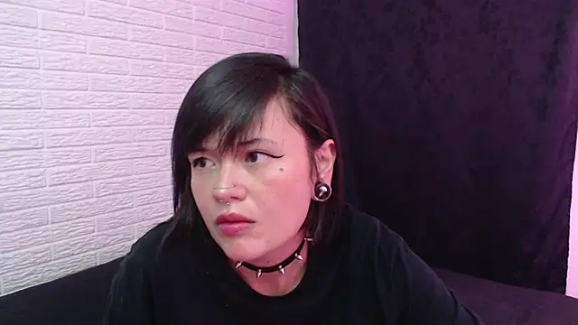 Snapshot of rousstattoo chatting on March 5, 4:56 am rousstattoo online show from March 5, 4:56 am