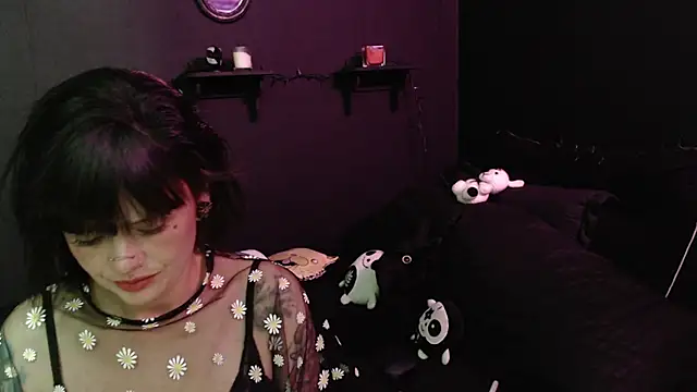 Snapshot of rousstattoo chatting on October 15, 11:16 pm rousstattoo online show from October 15, 11:16 pm