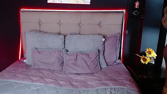 nikkystorm1  online show from March 6, 3:02 pm