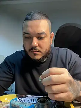 El Titan1998 online show from October 2, 11:34 pm