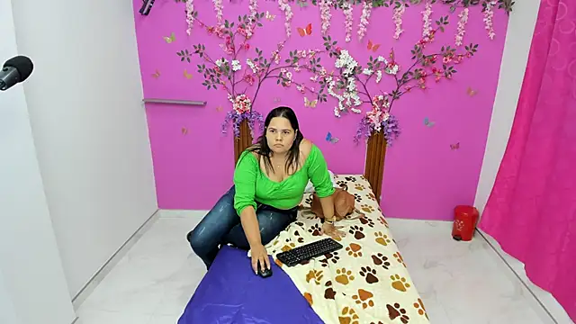 Snapshot of kariragapeass18 chatting on January 19, 2:47 am kariragapeass18 online show from January 19, 2:47 am