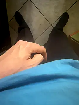 Snapshot of Dvddd chatting on November 5, 11:32 am Dvddd online show from November 5, 11:32 am