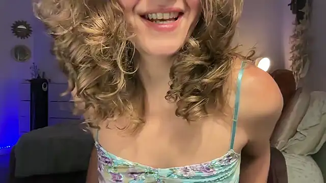 leahsparkles online show from September 15, 4:45 am