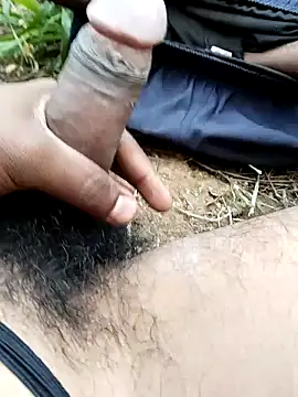 Snapshot of Guru2 chatting on January 13, 12:24 pm Guru2 online show from January 13, 12:24 pm