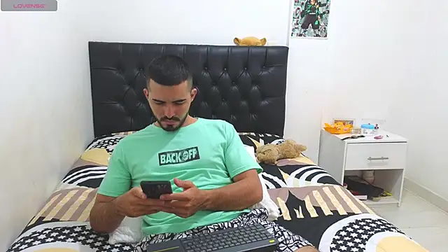 Massimoo 07 online show from April 24, 8:00 pm