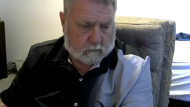 Snapshot of viejo_oso chatting on November 10, 8:41 pm viejo oso online show from November 10, 8:41 pm