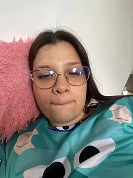 Snapshot of Sophia_cyrus11 chatting on December 25, 4:43 pm Sophia cyrus11 online show from December 25, 4:43 pm