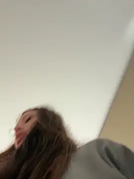 Snapshot of AndreaMood chatting on February 9, 2:26 am AndreaMood online show from February 9, 2:26 am