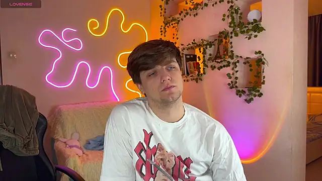 RobertAndLinela online show from October 12, 1:32 pm