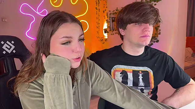 RobertAndLinela online show from November 12, 2:50 pm