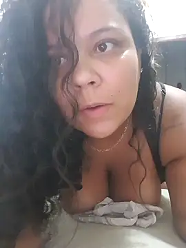 Snapshot of MelissaMendes_BBW chatting on February 5, 11:39 pm MelissaMendes BBW online show from February 5, 11:39 pm